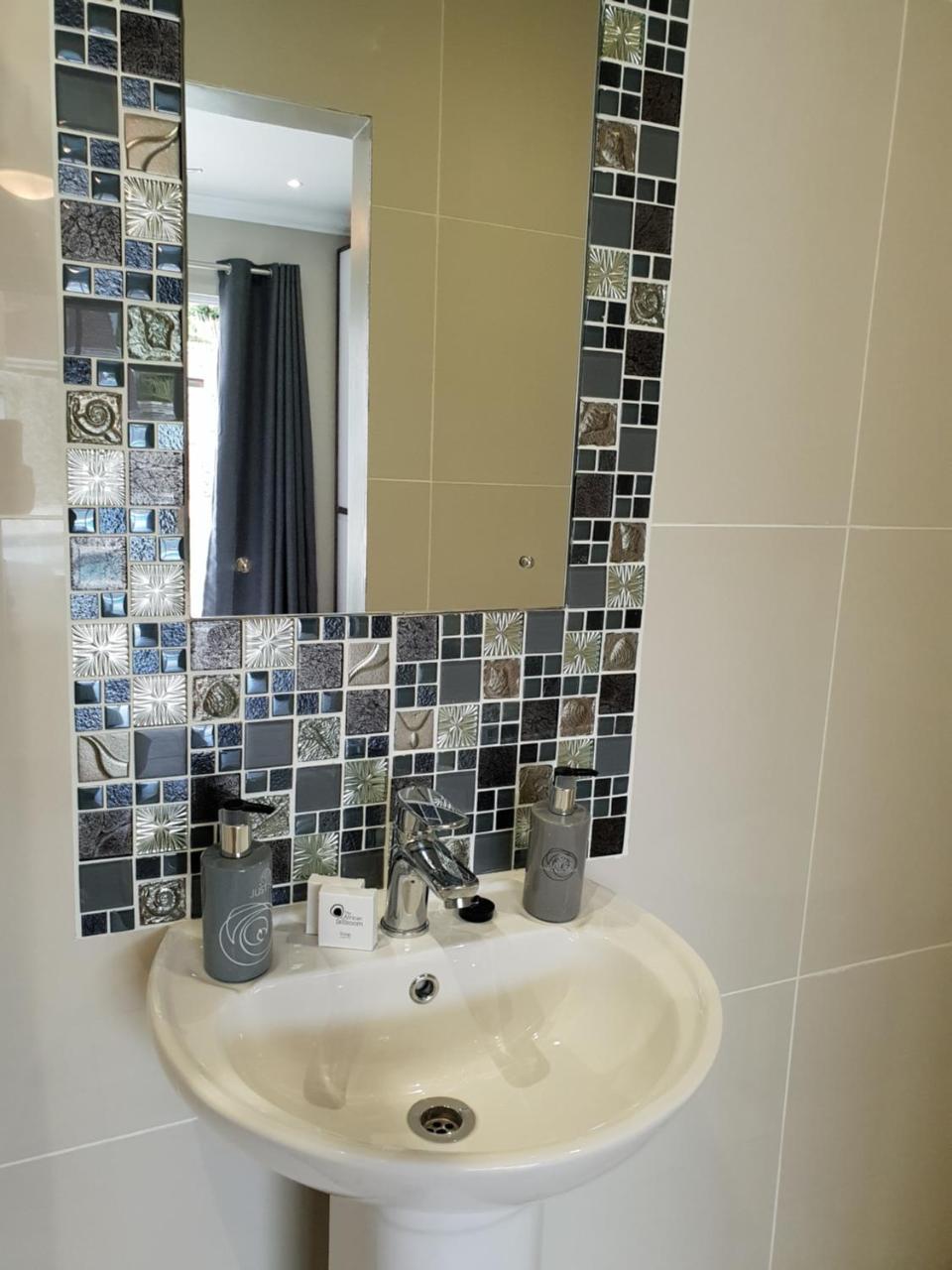 Reef View Bnb 이스트런던 외부 사진